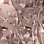 Gąski na beżowym ciemnym tle