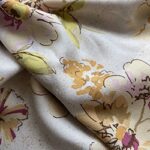 Kwiaty na beżowym tle